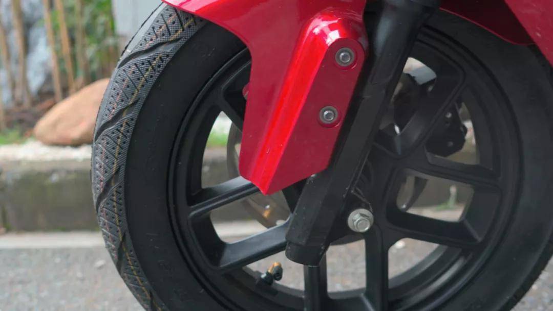 亲测雅迪g5:简约设计,澎湃动力,城市新青年最佳坐骑