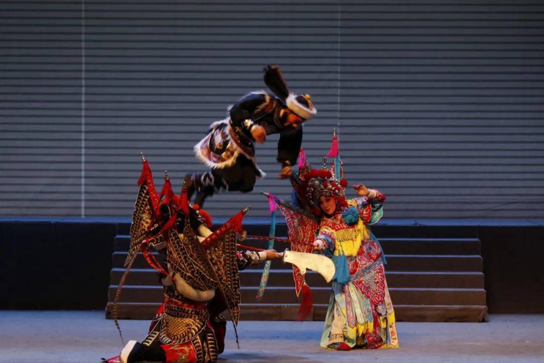 魅力中原老家河南漯河市豫剧团首场战洪州夺人眼球