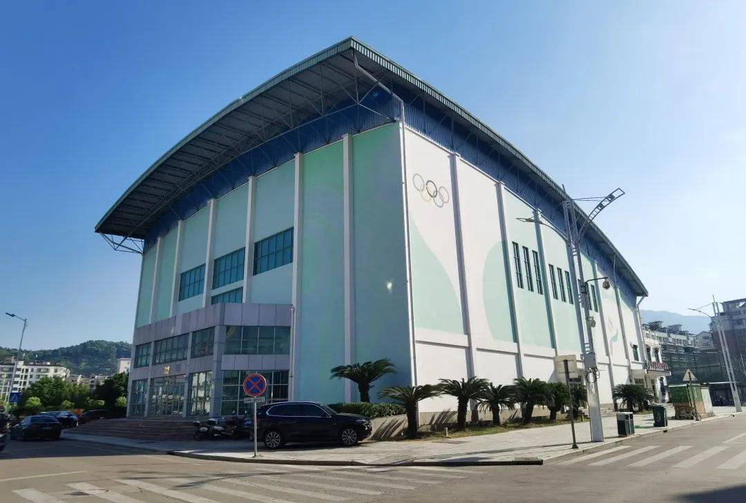 近日,福州市体育局市运会筹备组来到罗源县九大中心体育馆等地,探访该