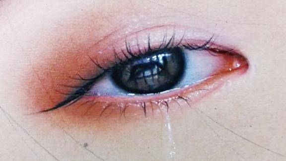 再画流泪的眼睛淡淡的伤感