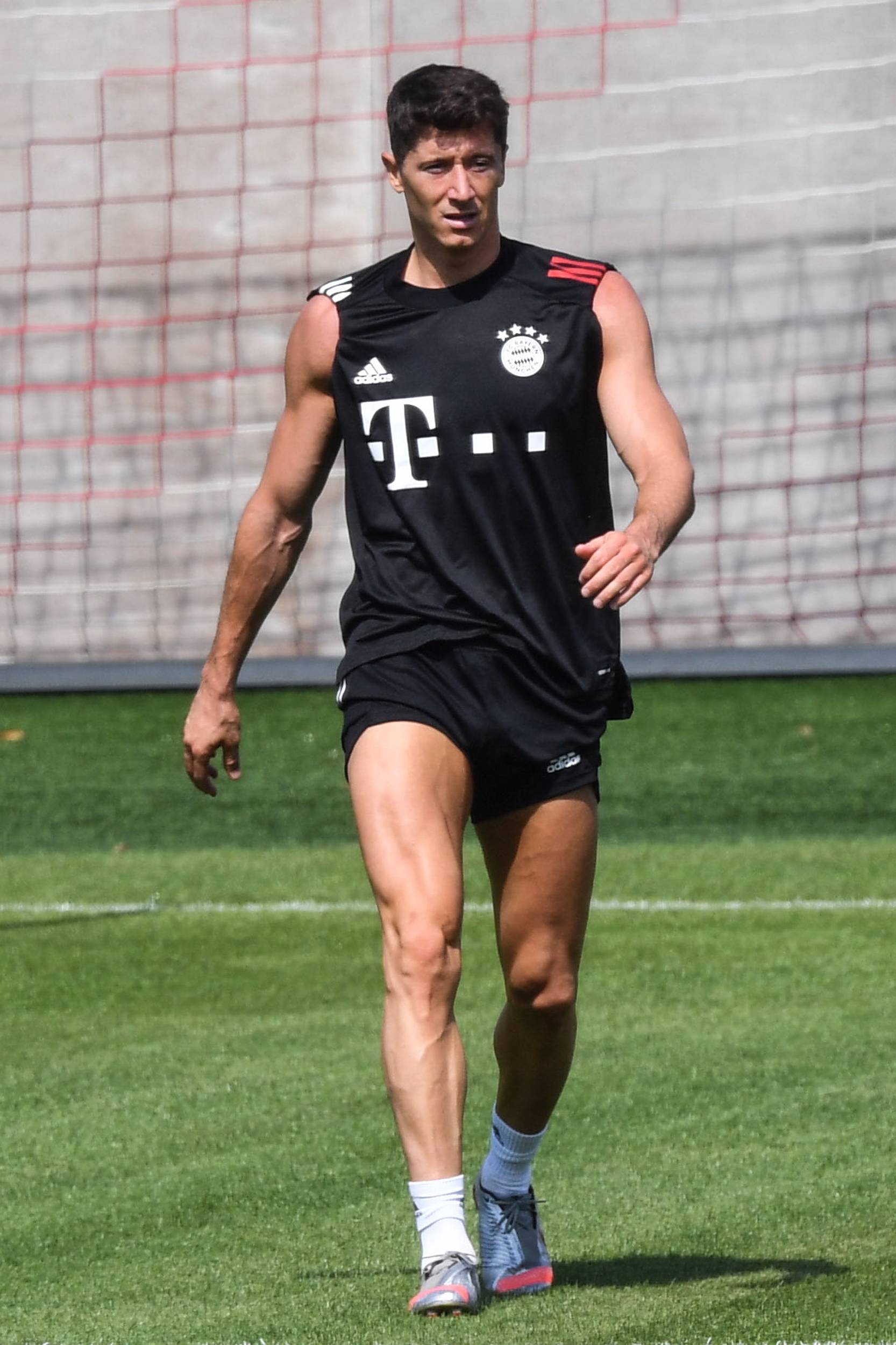 7月23日,拜仁慕尼黑队球员莱万多夫斯基在训练中