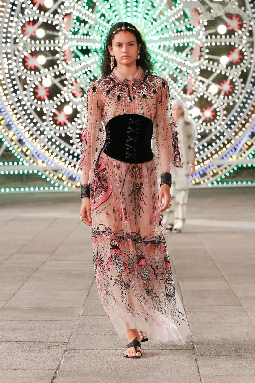 (dior迪奥2021早春女装度假系列发布)