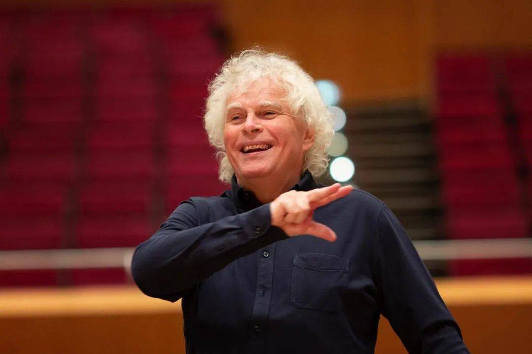 杨松斯的继任者西蒙拉特声援慕尼黑新音乐厅