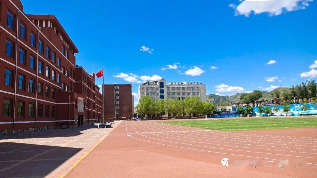 凌源二高中高考喜报