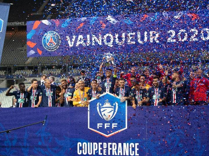 法国杯决赛"大巴黎"击败圣埃蒂安加冕双冠王 姆巴佩伤退