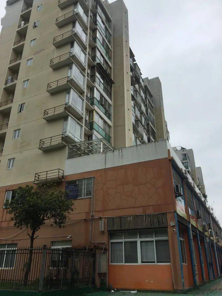 00【第一次拍卖】福鼎市桐城铂金华城28栋205号房地产07月27日10:00