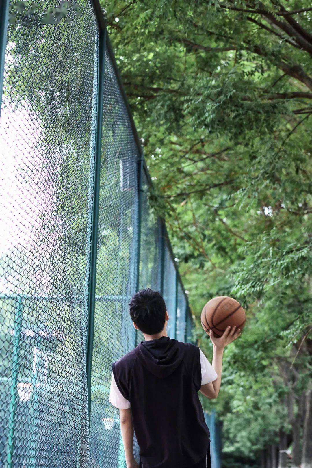 王广源曝篮球写真阳光活力运动少年