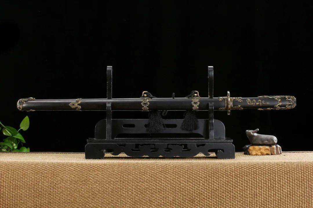 出鞘露锋芒令人神往的天下第一刀水龙唐刀