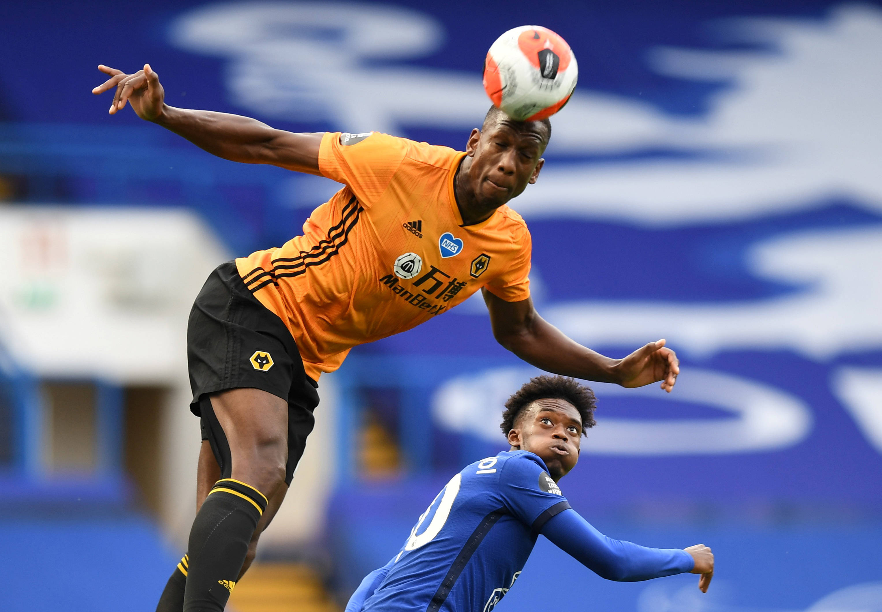 足球——英超:切尔西胜狼队