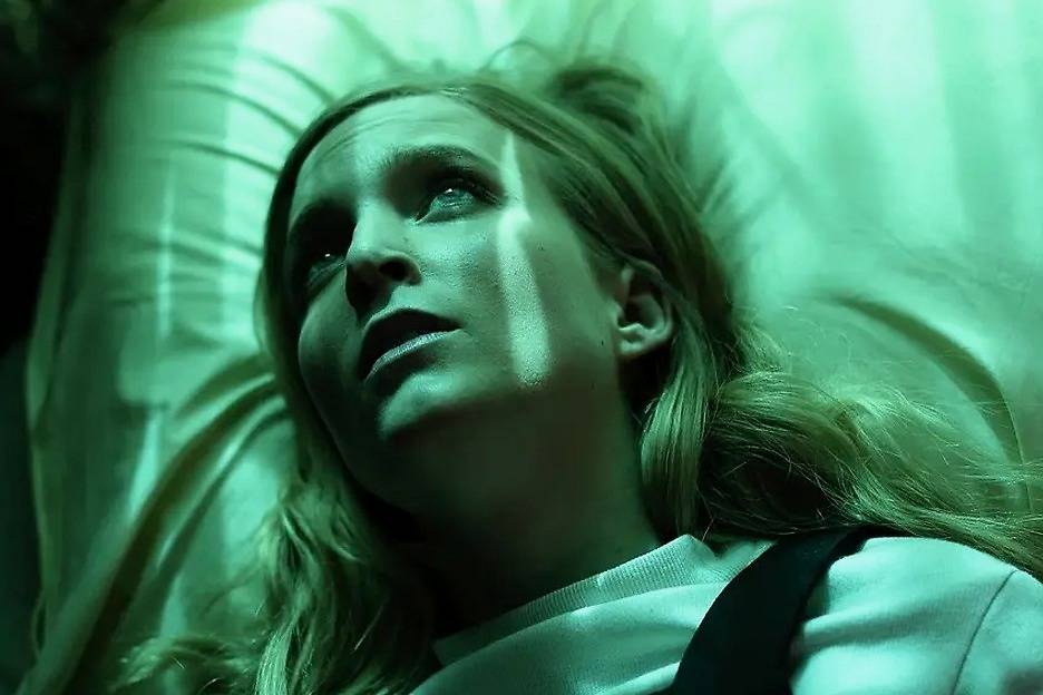 夜晚三点半打码版几分钟看完美国恐怖电影摄魂修女院