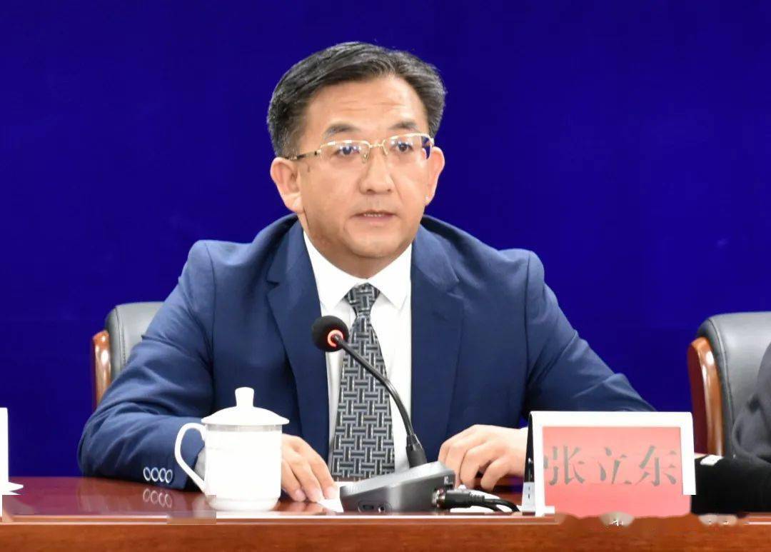 中共肃北县委书记张立东在会上正式发布了肃北县成立70周年县庆的主题