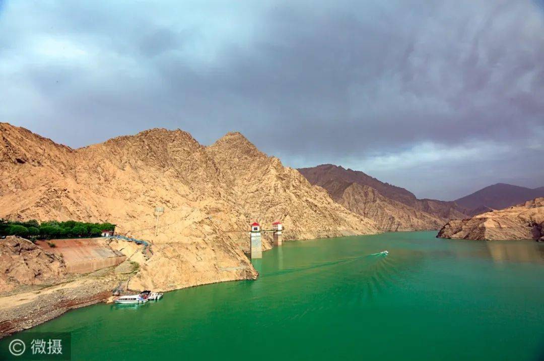 "打卡新疆,晒红家乡" @和田乌鲁瓦提景区
