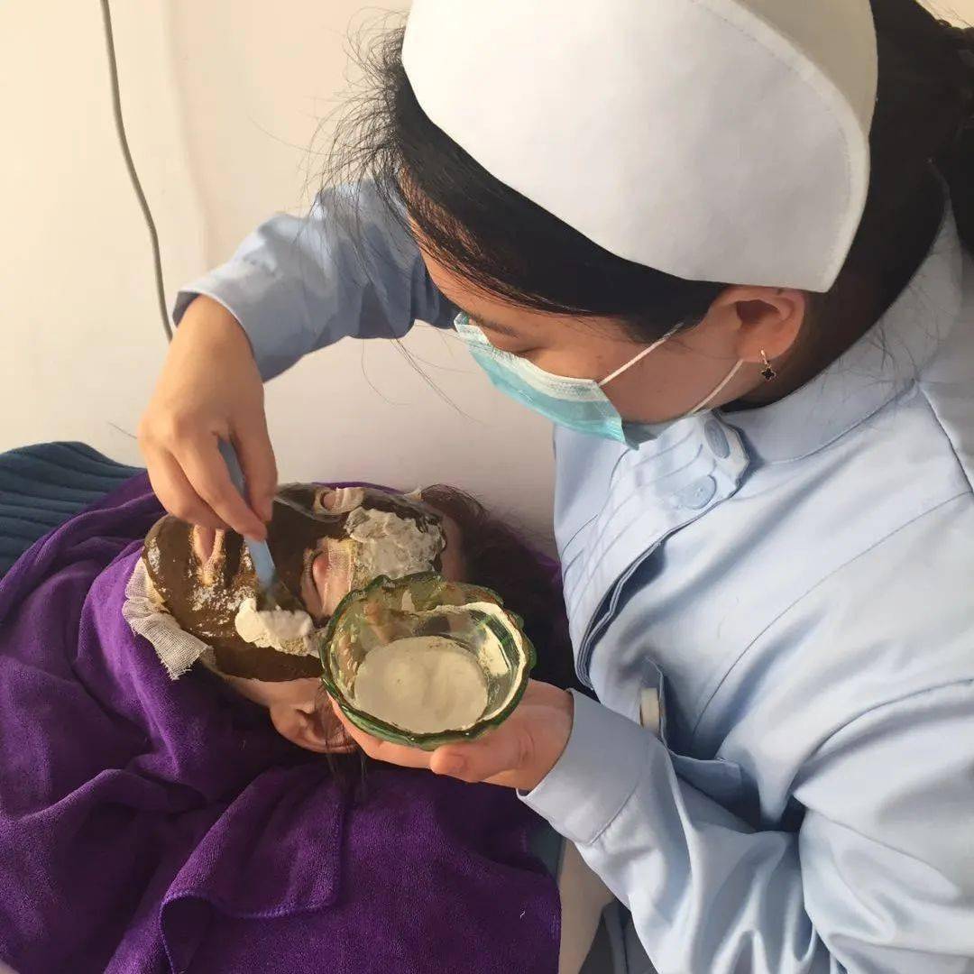 01中药倒膜对治疗痤疮,扁平疣,激素依赖性皮炎,酒槽鼻等有独特确切的