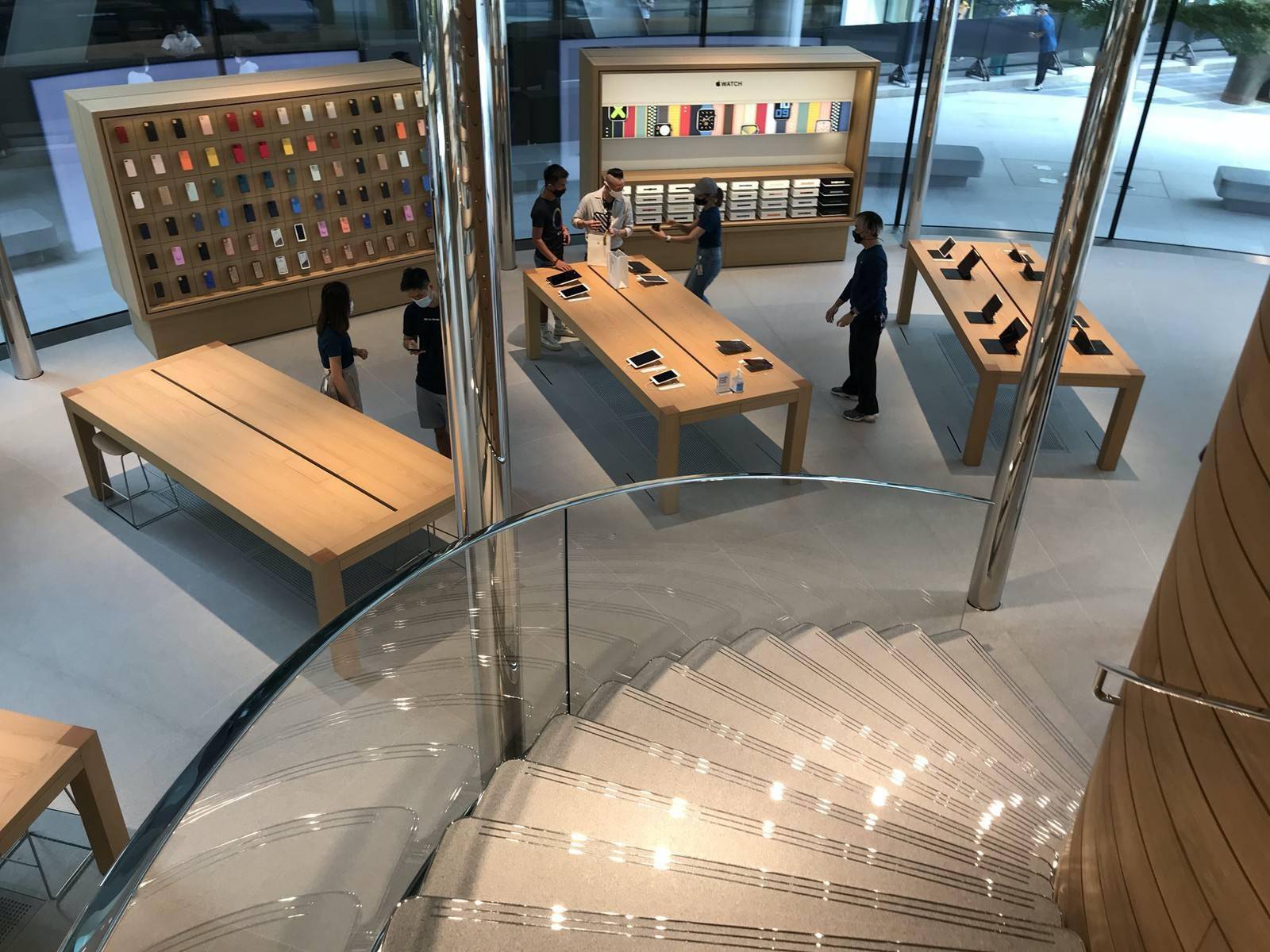 国外网友带来泰国曼谷applestore最新照片