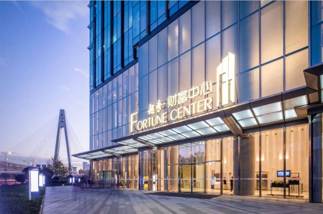 在近200个入围团队和项目中,广州国际金融中心,武汉越秀财富中心成功