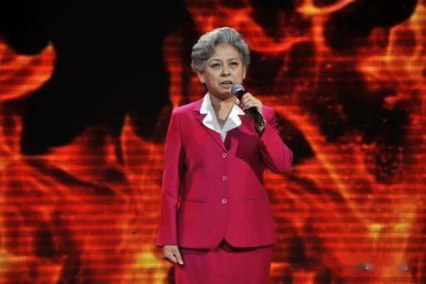 屋檐荐听于芳朗诵军礼