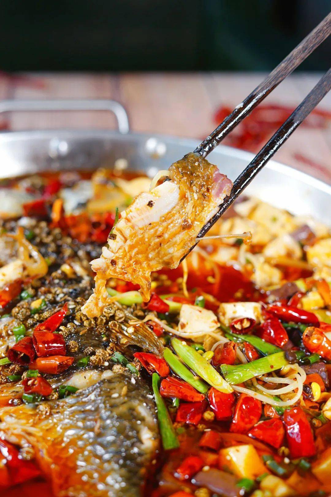 突然就火了贵港夜市新晋的豆花烤鱼才299元一大份