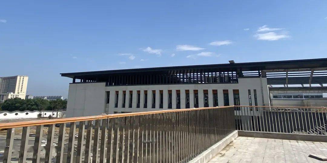 跟着副区长参观章丘清照小学!真漂亮!