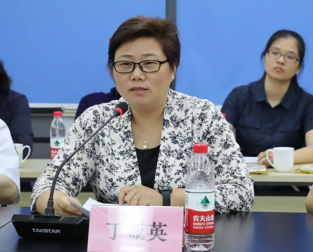 礼嘉镇召开2020年经济形势座谈会