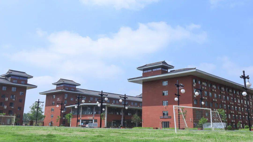 中考生,用管理,用画笔,用成绩……来这里我们一起成就名校梦想!