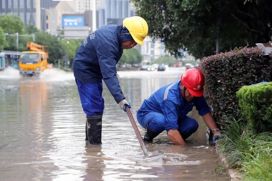 樂清市委市政府部署防汛防颱和抗災救災工作奮力奪取今年防颱救災首戰