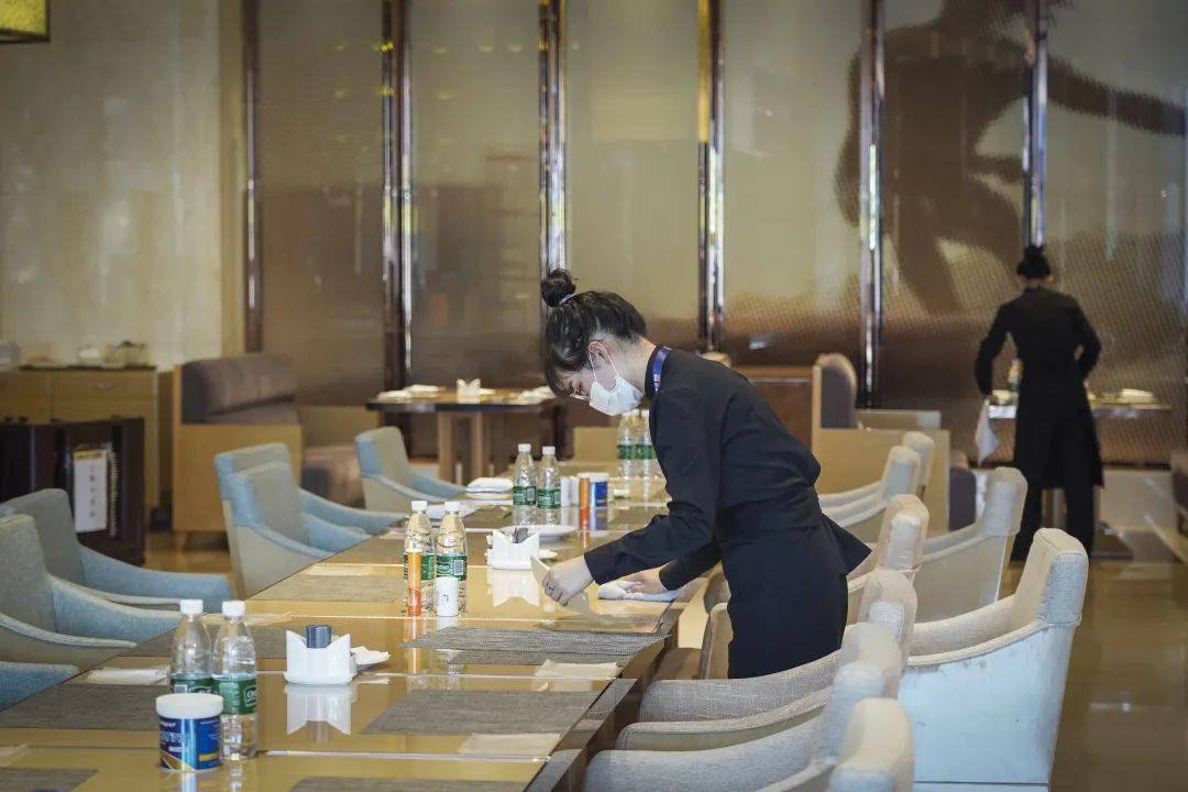 中超进行时丨唤燃亿心离不开体育中心皇冠假日酒店后勤服务人员的默默