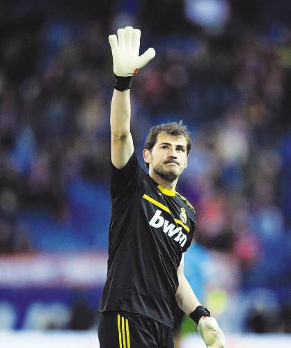 卡西利亚斯宣布退役