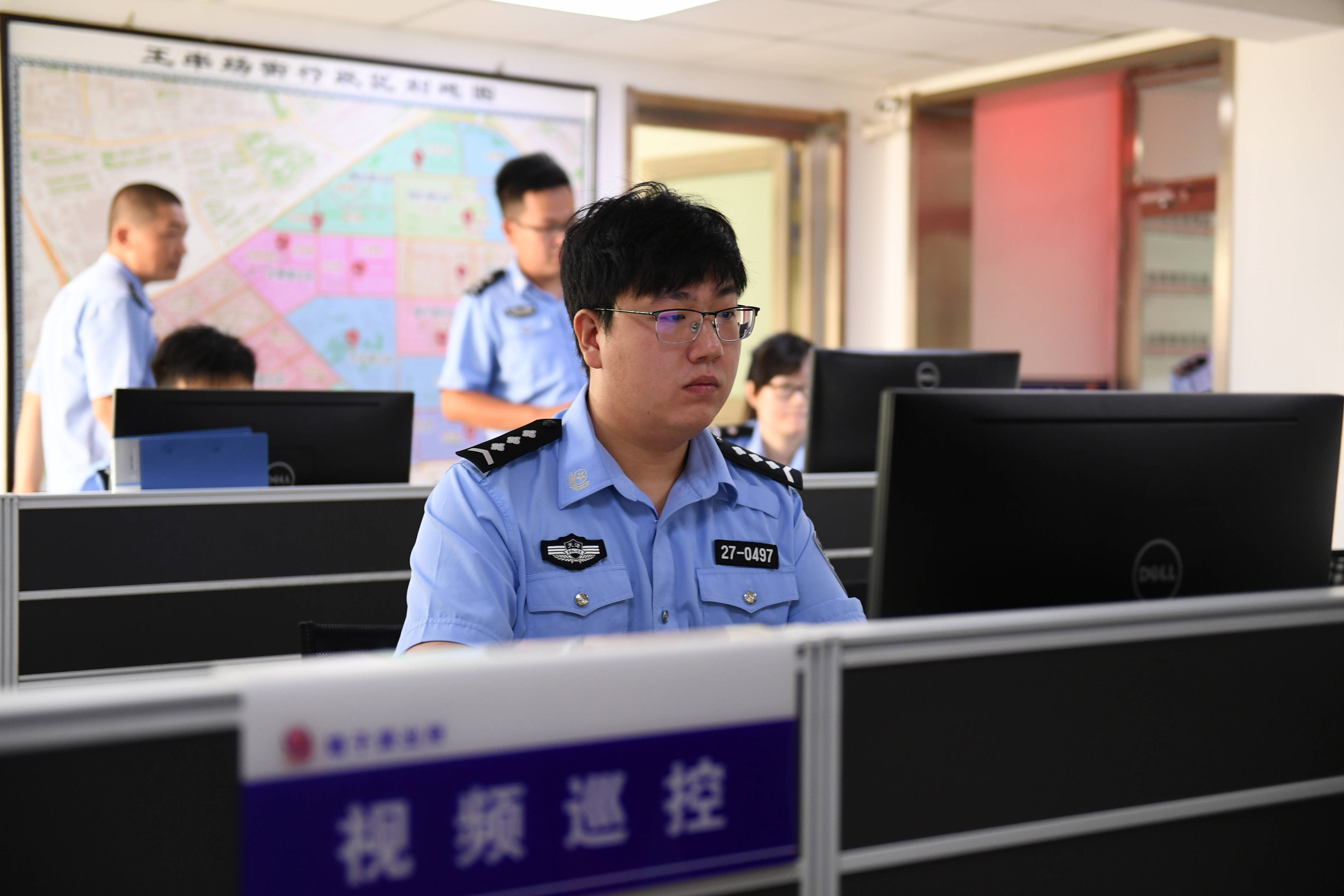 孟辉练就一双火眼金睛的90后图侦辅警