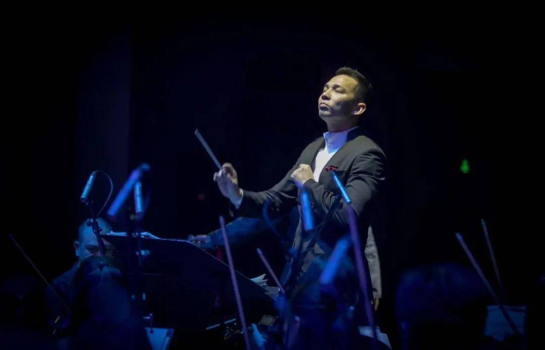 【南宁剧场·人物】青年指挥家吴纯:可以跑得慢,但不能停下来
