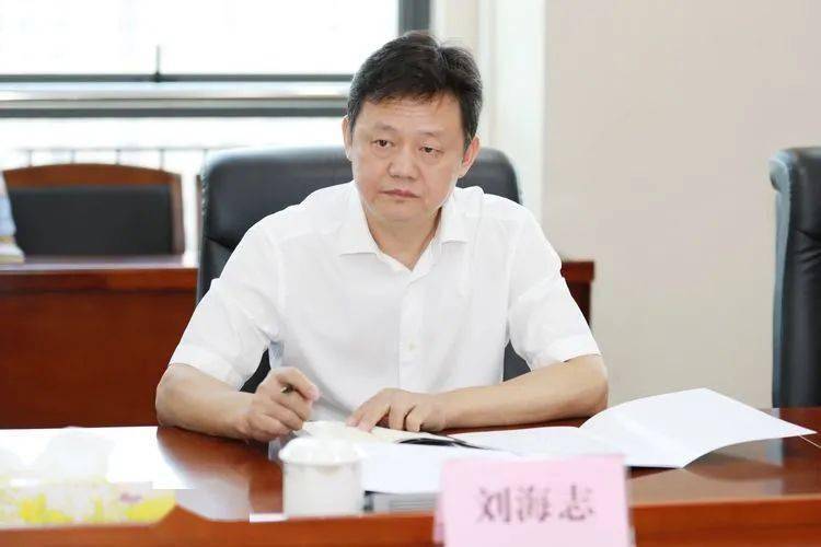 会上,市禁毒办主任,市公安局副局长林晓东汇报了我市开展新一轮禁毒