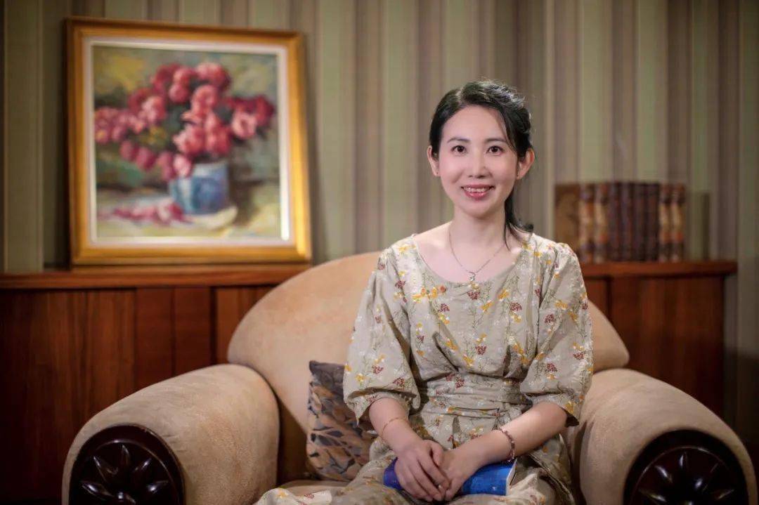 著有pluralist universalism(俄亥俄州立大学出版社, 2012)和《被解释