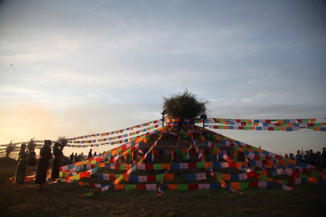 阿鲁科尔沁旗哈撒儿敖包祭奠仪式隆重举行