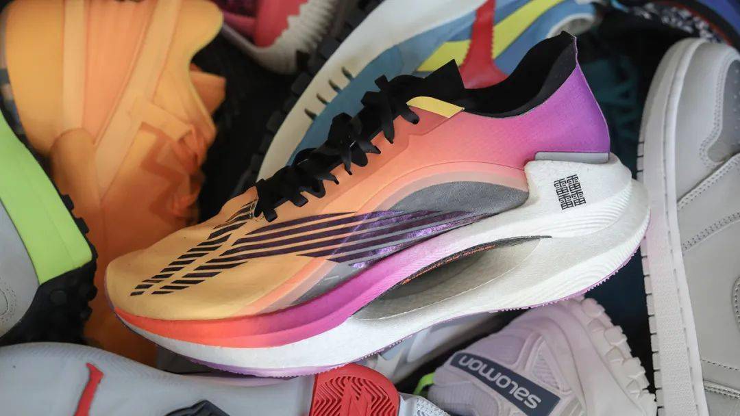 穿什么跑 | 说好一起看李宁绝影的开箱,你却让我学生僻字_跑鞋