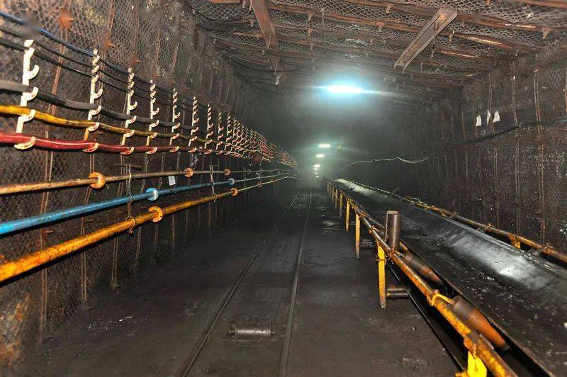 《9301掘进工作面安全技术保障措施》和《9301巷掘进工作面作业规程》