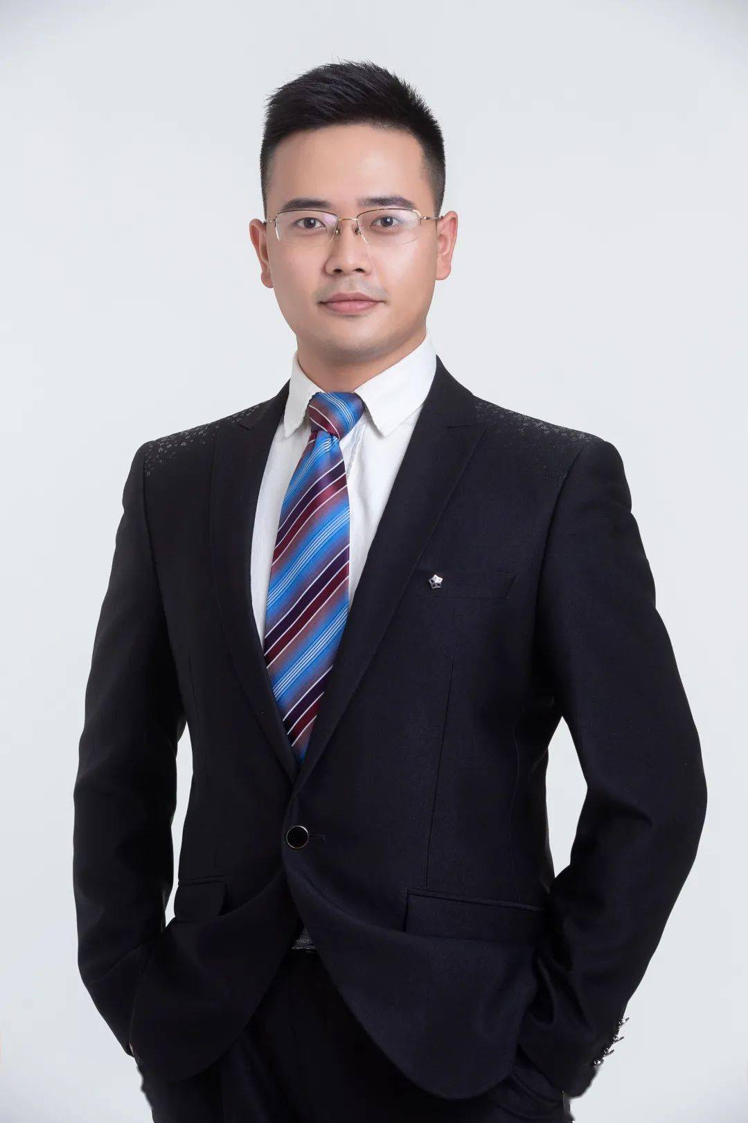5陈哲中心主播广播影视艺术吴浩主播融媒体中心万子妍主播新闻中