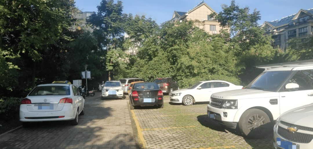 如皋到处停车难来看九华这个立体停车场酷