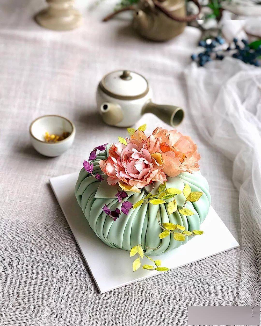 韩国小姐姐晒蛋糕,百万粉丝每天催更不为吃只为欣赏:太美了