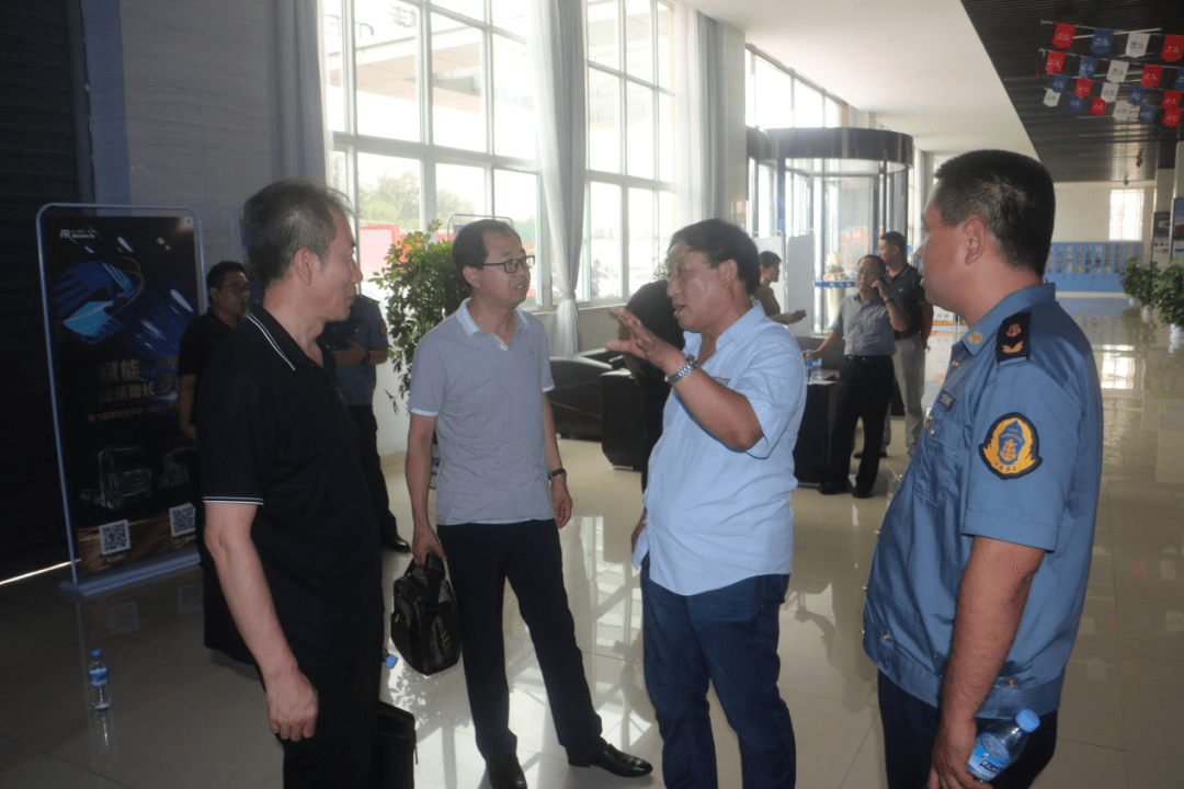 在冠县交通运输局召开的座谈会上,刘元祥副局长从行业管理部门的角度