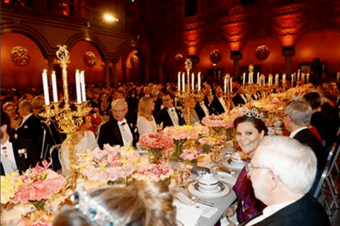 词源趣谈板凳上摆些点心就是banquet宴席