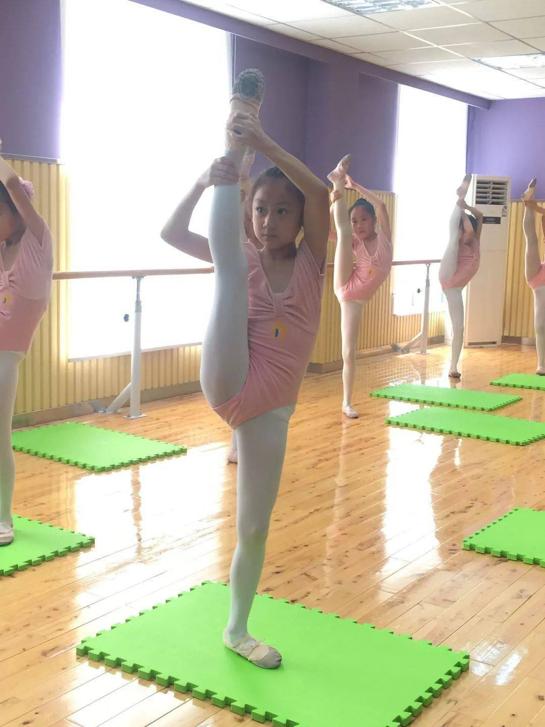 被南艺附中录取三岁就来小银星学舞是什么让她蜕变