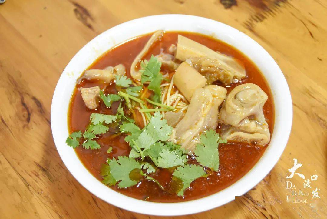 传承三代大渡口这家牛蹄花面味美营养高送50个品尝名额