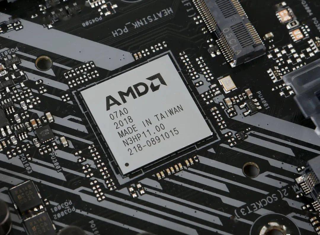 定位最低的AMD主板都支持DDR4 4000、高端SSD?A520芯片组首测_代锐龙