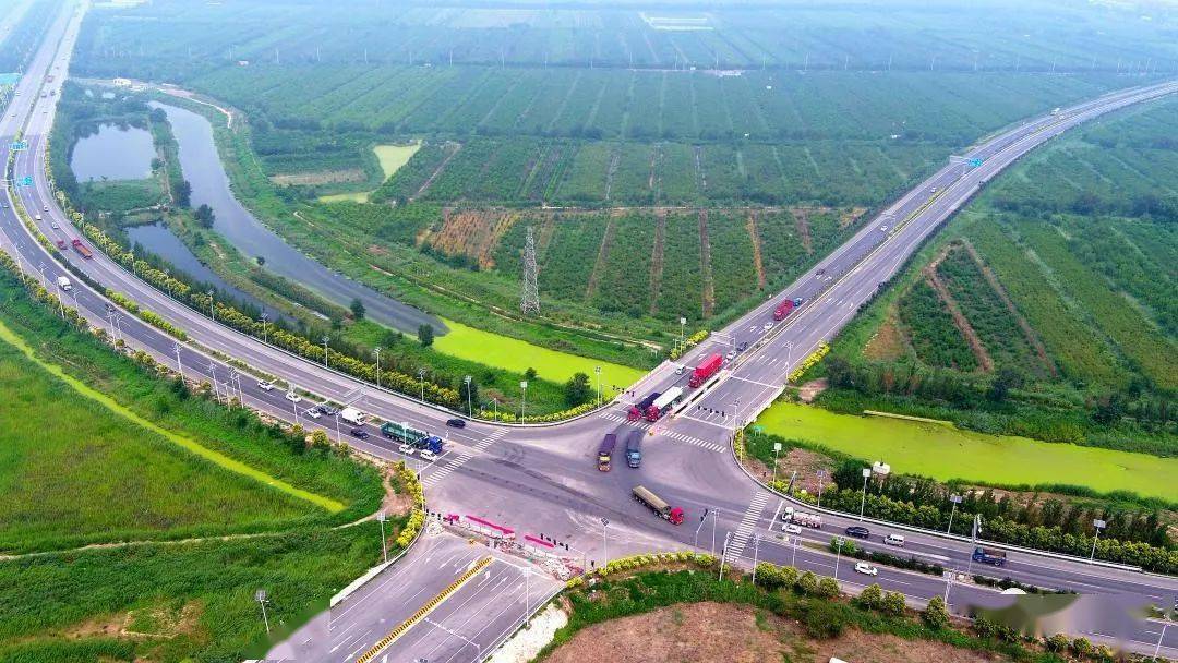 警察交安设施270亩沿线绿化栽植滨保高速跨线桥等9座桥梁建设霍庄大桥