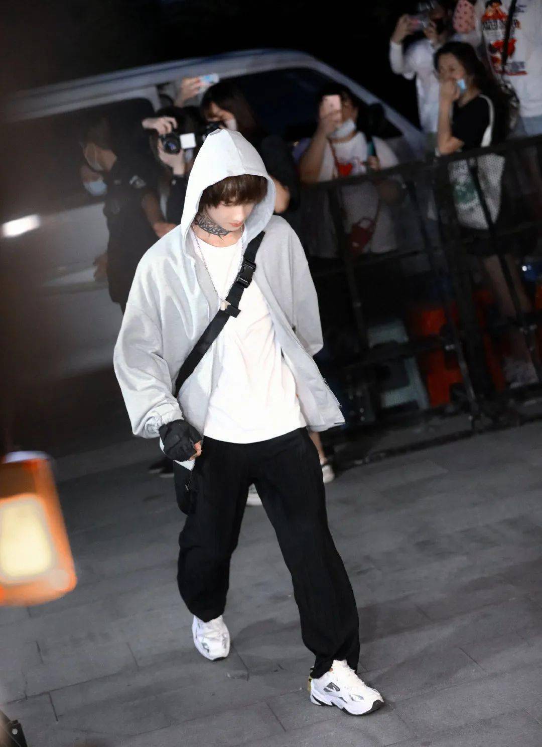 拥有冰激凌dunk的我却输给了一位50多岁的中年大叔