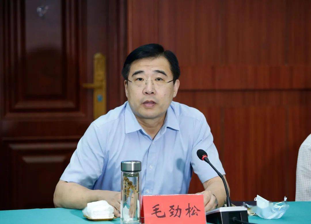 刘程彦,王智东分别推介了我区的营商环境和招商环境.