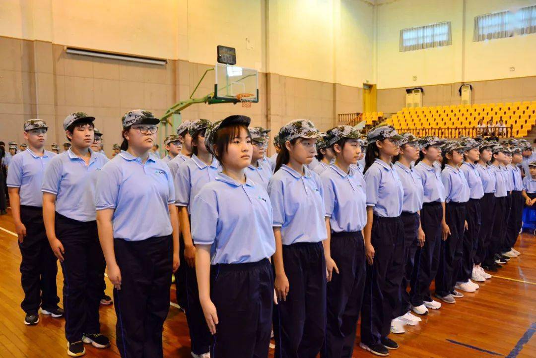 高风中学初一新生军训圆满闭营