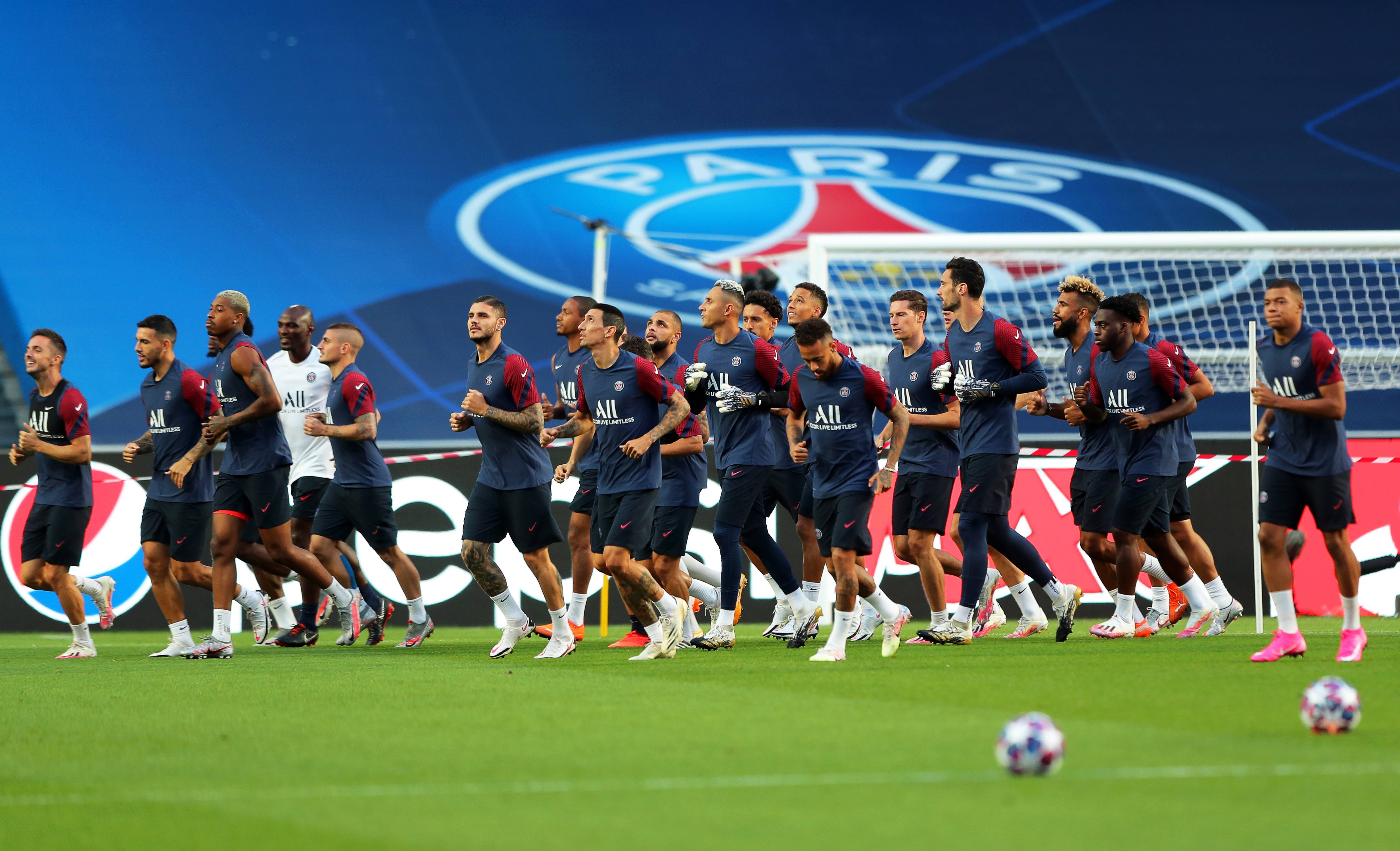 足球欧冠联赛巴黎圣日耳曼队备战决赛