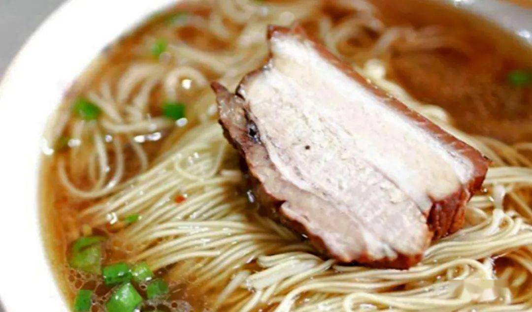 讲究饮食的苏州人在家早饭吃什么粥在外早点吃什么面银丝细面拌蹄髈①