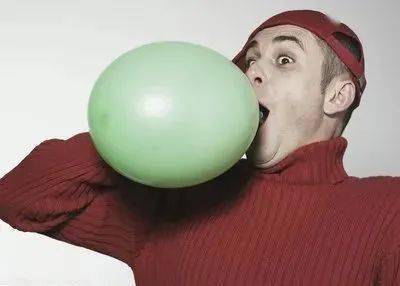 吹气球03> 10个长相相似的鲜肉艺人,正确对应名字.