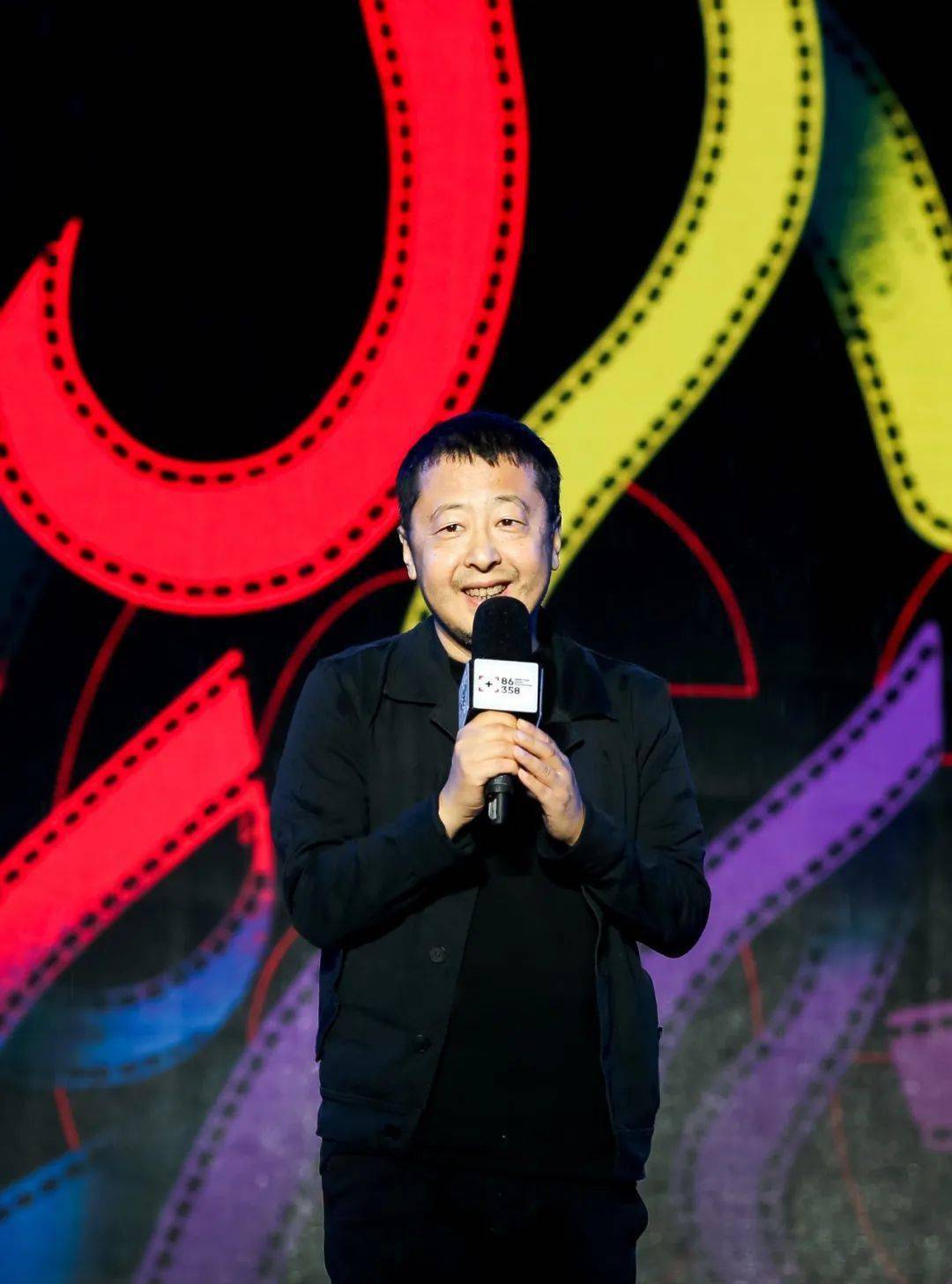 贾樟柯艺术中心创始人,国际著名导演贾樟柯回到家乡参加了开幕式,在